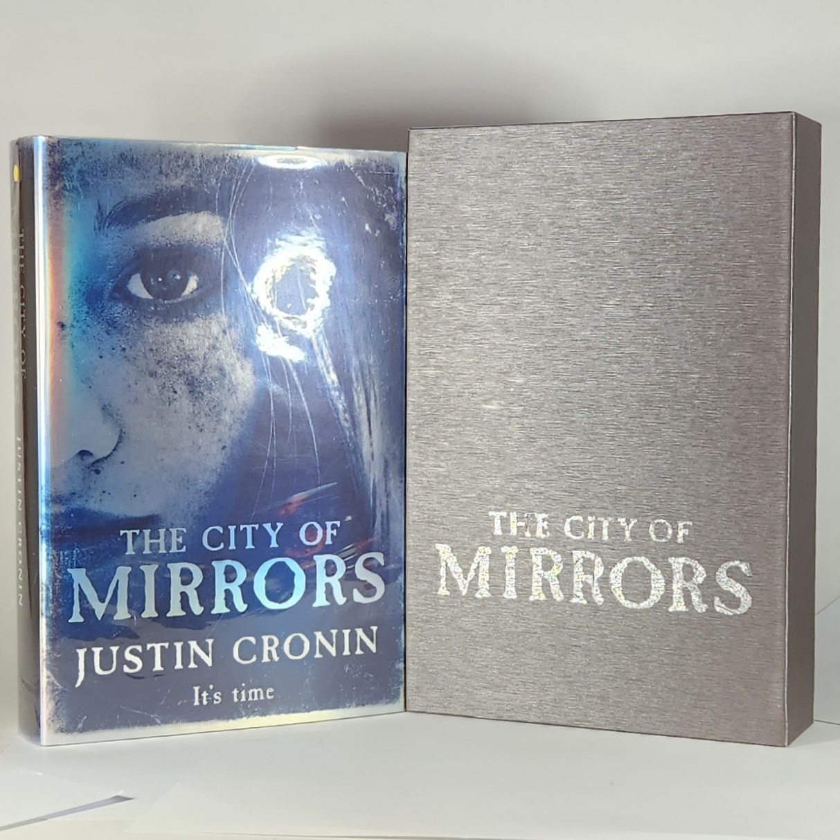 Slipcase design for The City of Mirrors by Justin Cronin.